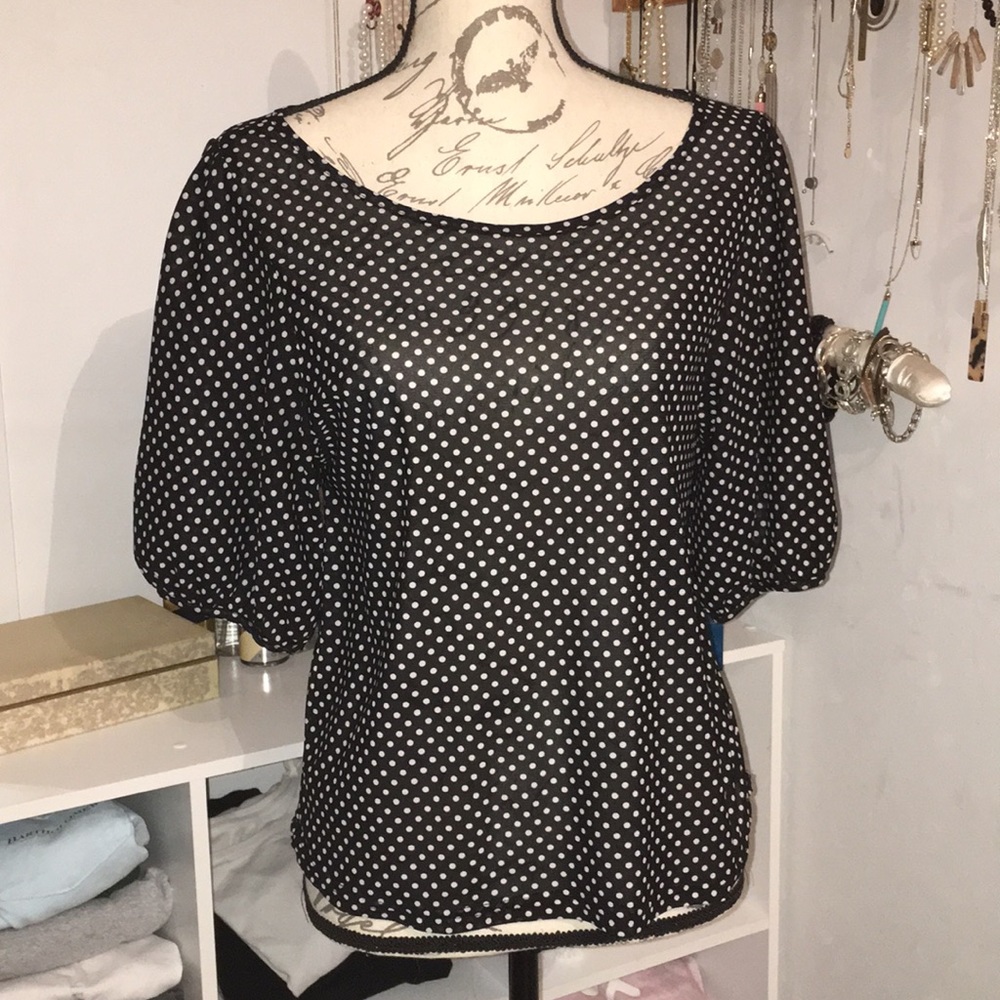😍Black and white polka dot top size Medium
